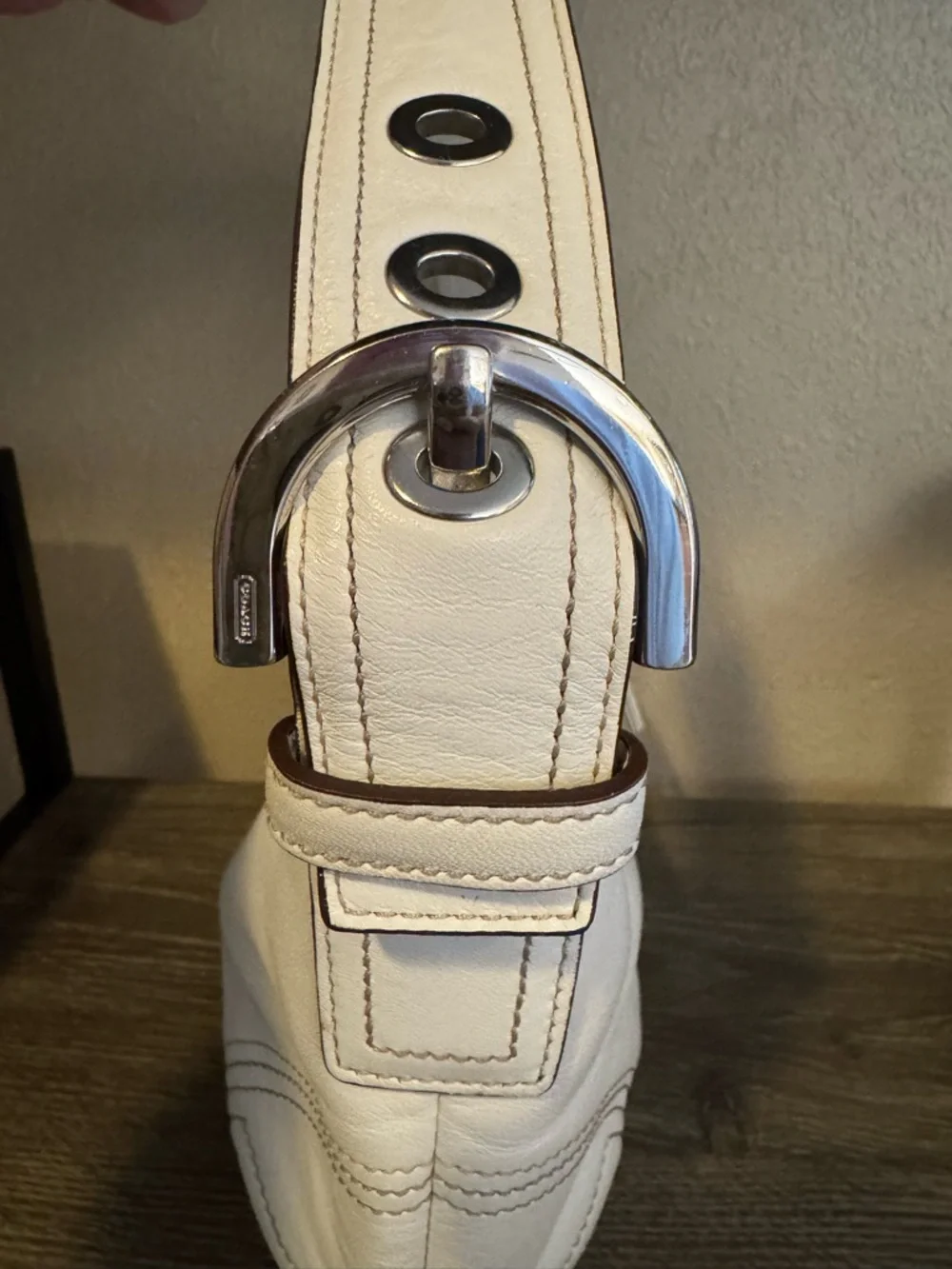 Coach White Leather Shoulder Bag - Picture 9 of 9